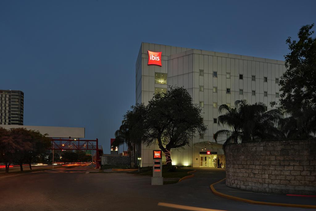 Ibis Monterrey Valle San Pedro Garza Garcia Экстерьер фото